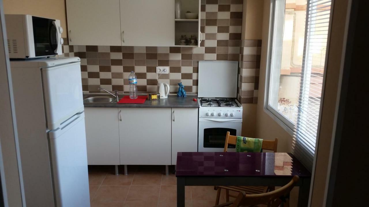 Apartamentos Con Patio อาลิกันเต ภายนอก รูปภาพ