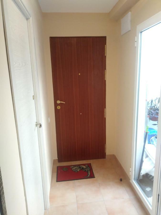 Apartamentos Con Patio อาลิกันเต ภายนอก รูปภาพ